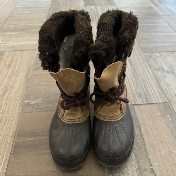 Sorel badger snow boots size 4 - Picture 2 of 10